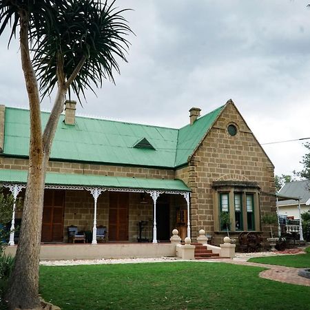 Outentique Accommodation Oudtshoorn Bagian luar foto