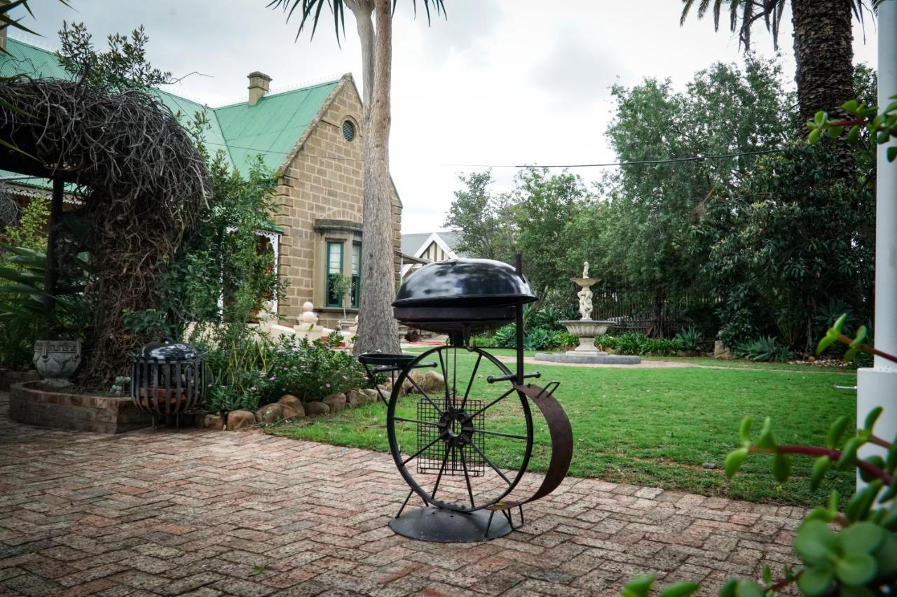 Outentique Accommodation Oudtshoorn Bagian luar foto