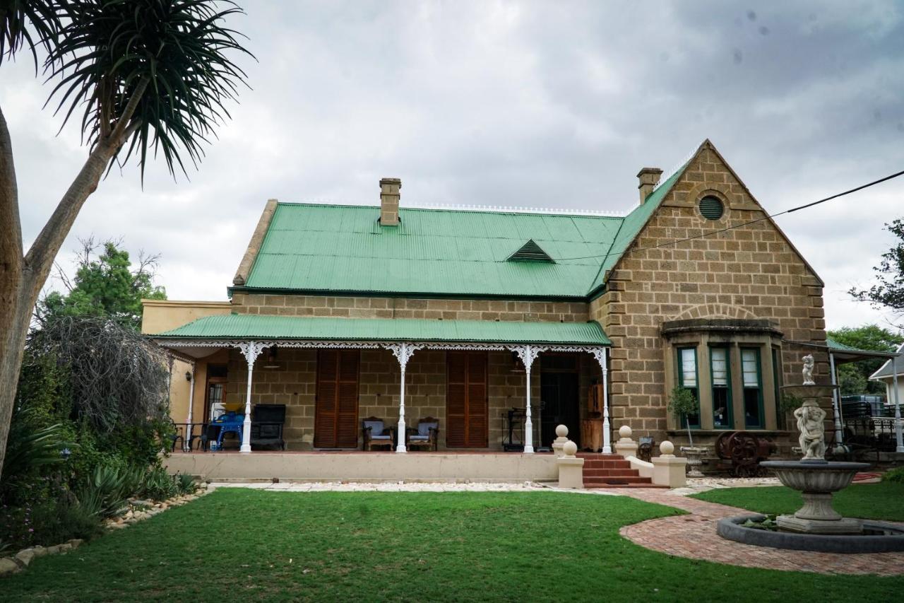 Outentique Accommodation Oudtshoorn Bagian luar foto