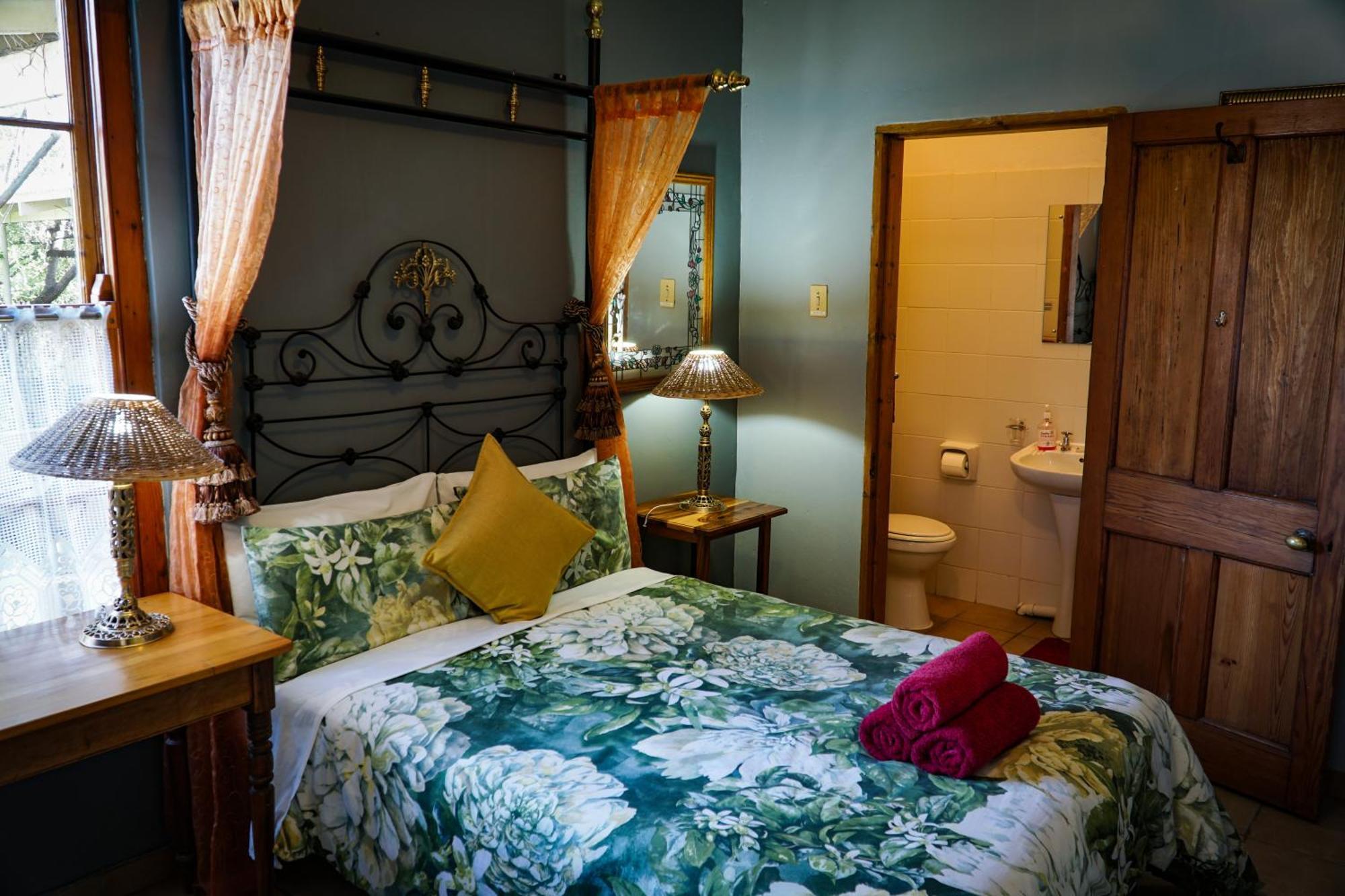 Outentique Accommodation Oudtshoorn Bagian luar foto