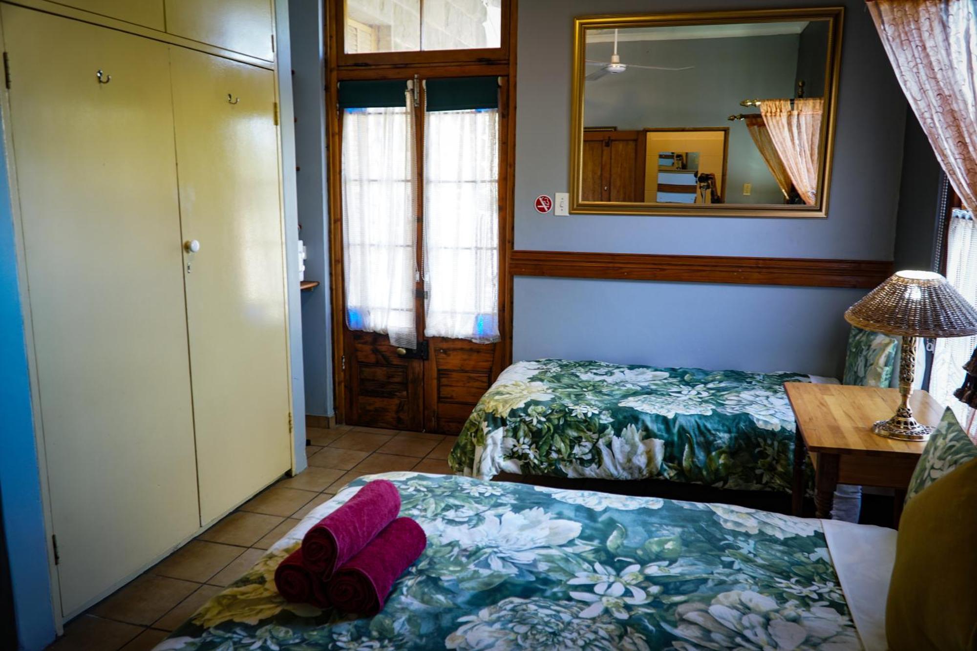 Outentique Accommodation Oudtshoorn Bagian luar foto