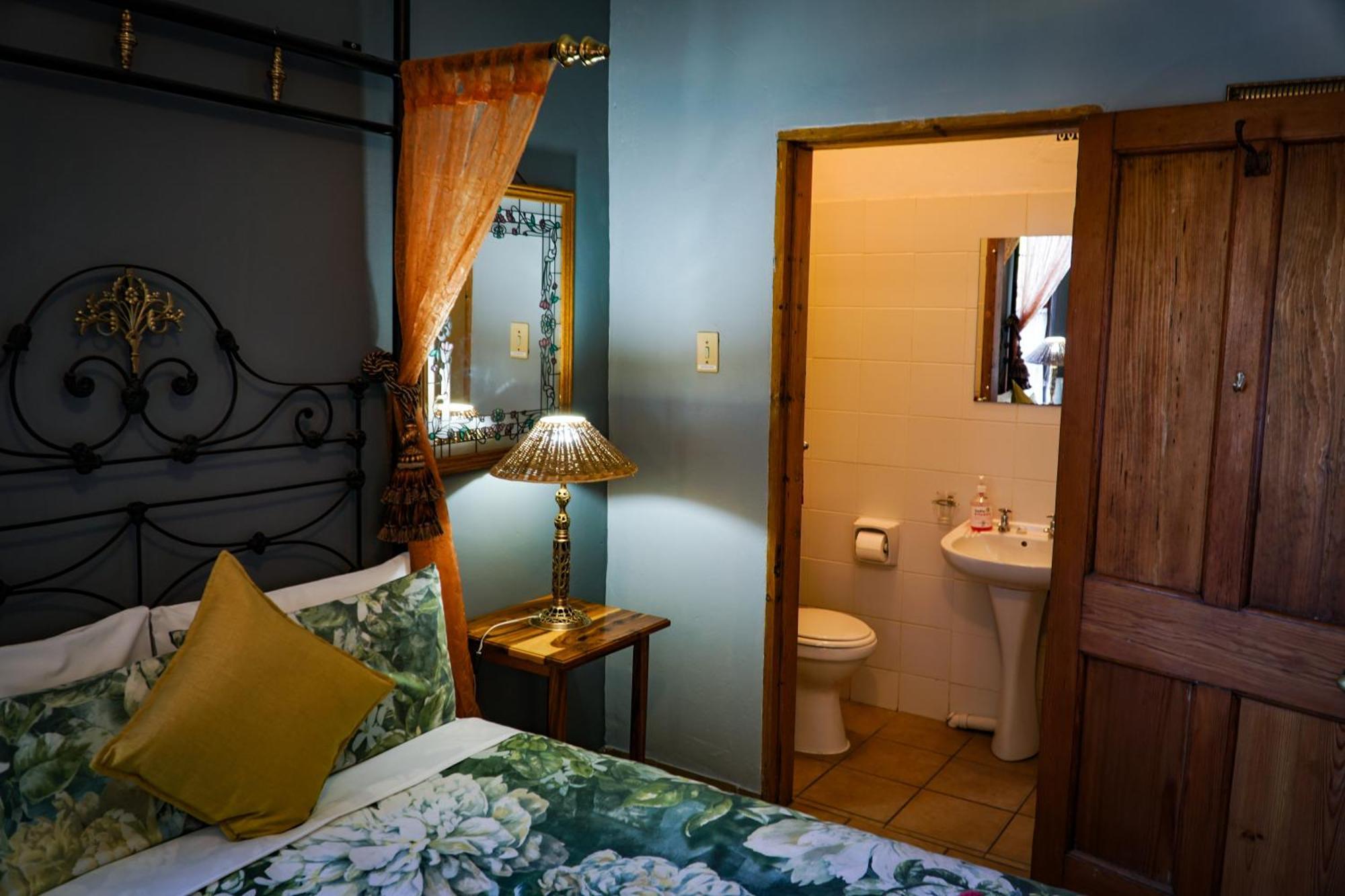 Outentique Accommodation Oudtshoorn Bagian luar foto