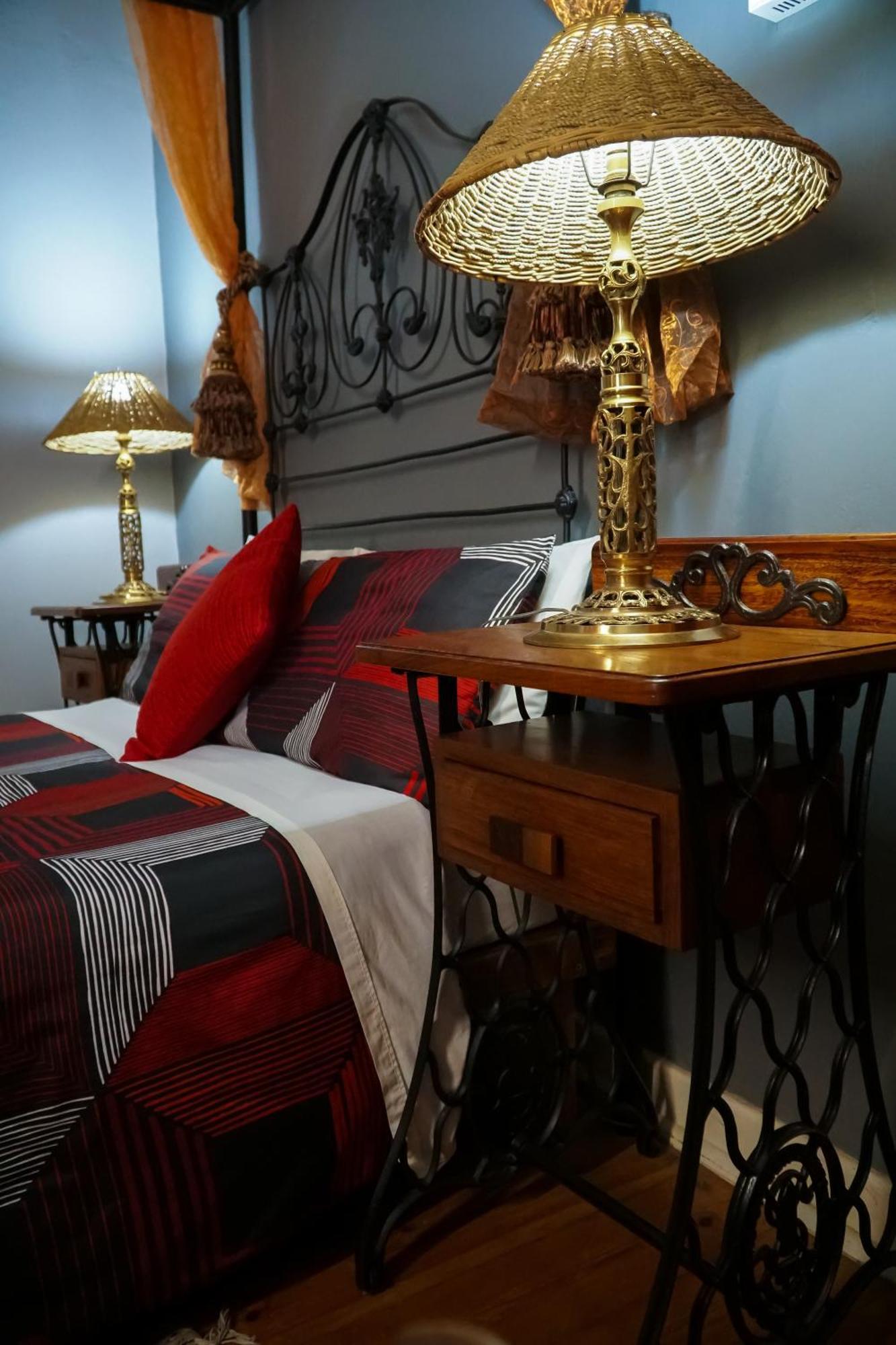 Outentique Accommodation Oudtshoorn Bagian luar foto