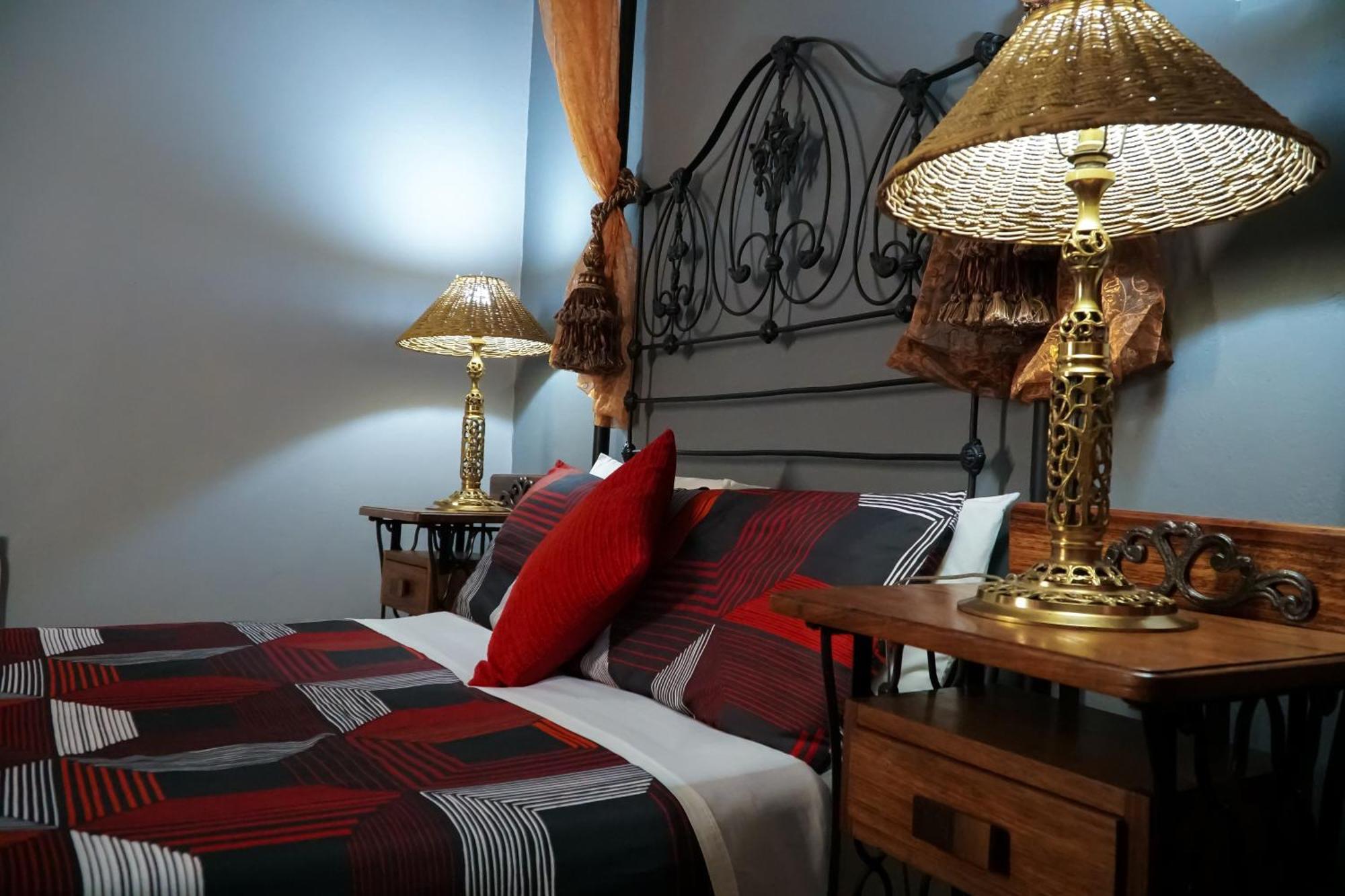 Outentique Accommodation Oudtshoorn Bagian luar foto