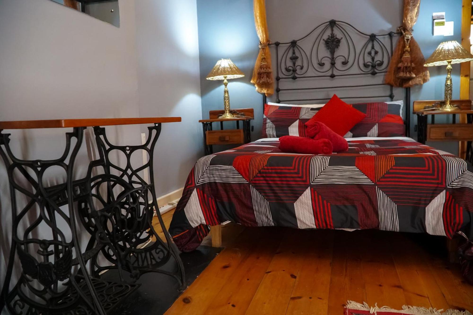Outentique Accommodation Oudtshoorn Bagian luar foto