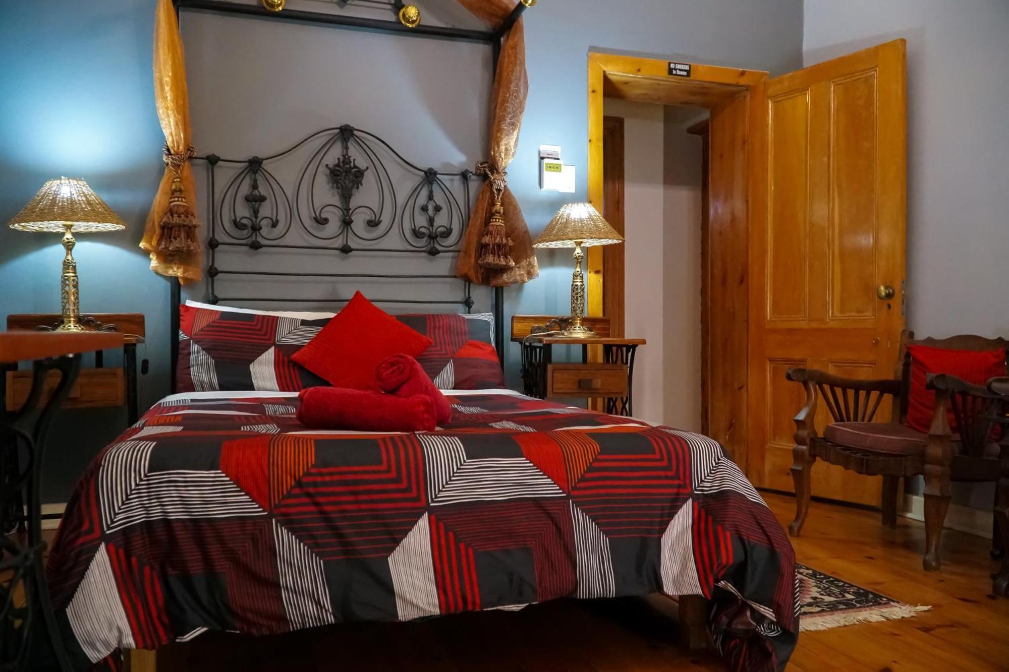 Outentique Accommodation Oudtshoorn Bagian luar foto