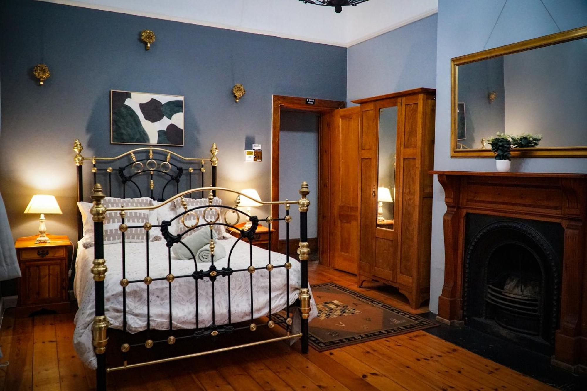 Outentique Accommodation Oudtshoorn Bagian luar foto